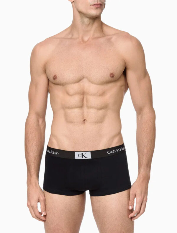 CUECA MASCULINA LOW RISE TRUNK COTTON 1996 CALVIN KLEIN UNDERWEAR PRETO - Image 2