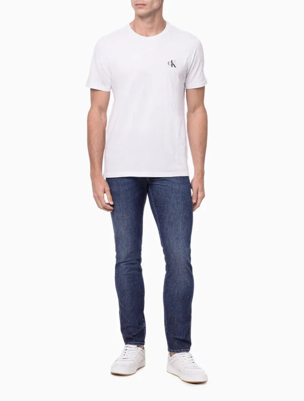 CAMISETA MASCULINA BÁSICA ESTAMPA LOGO REISSUE NO PEITO CALVIN KLEIN JEANS BRANCO - Image 2