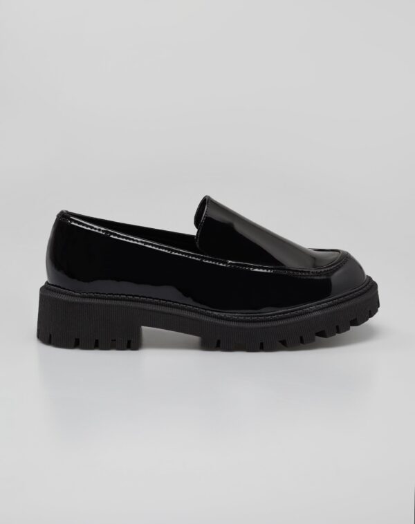 Mocassim Chunky em Verniz com Sola Tratorada - Preto