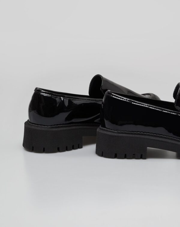 Mocassim Chunky em Verniz com Sola Tratorada - Preto - Image 4